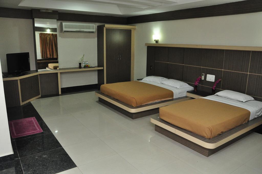 Green Coconut Resort Chennai Ruang foto