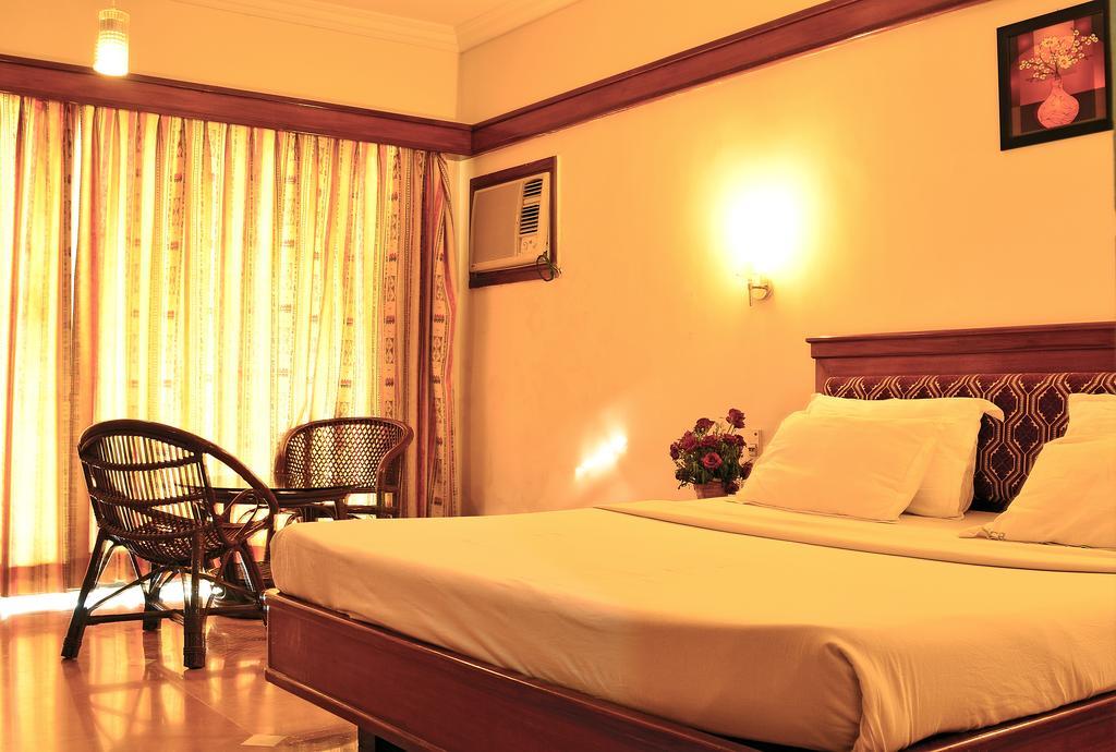 Green Coconut Resort Chennai Bagian luar foto
