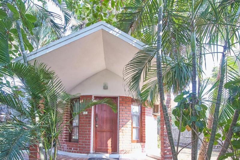 Green Coconut Resort Chennai Bagian luar foto